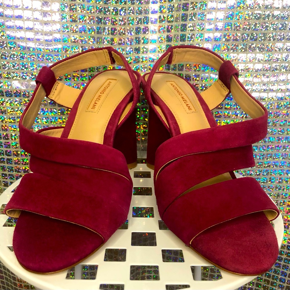 Antonio Melani Size 7M No Original shoe box, I Can do bubble wrap and dash bag.